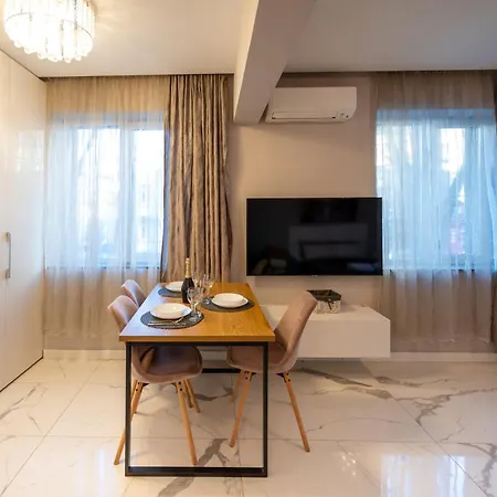 Luxury In Center Apartment Sofia