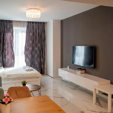 Luxury In Center