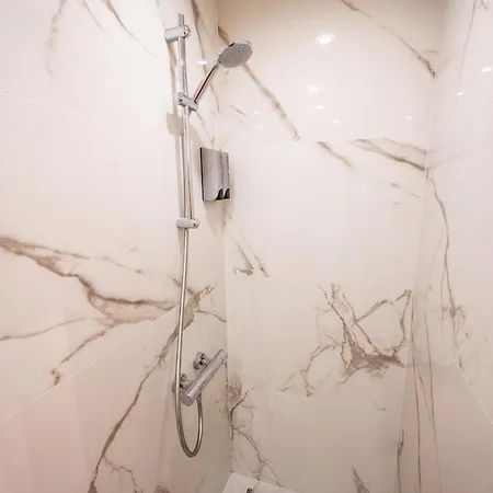 Luxury In Center 아파트 *