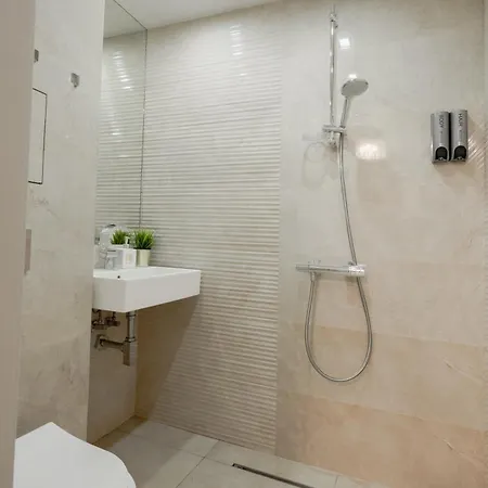 Luxury In Center Апартаменты