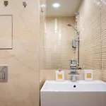 Luxury In Center *