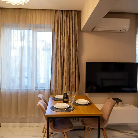 Luxury In Center Lejlighed